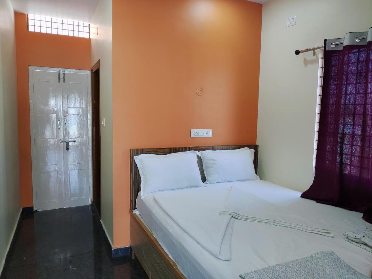 Vijayanagara Home Stay Hampi Exterior photo